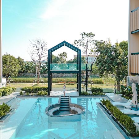 Crystal Srivaree Suvarnabhumi Hotel Ban Khlong Bang Krathiam Eksteriør billede