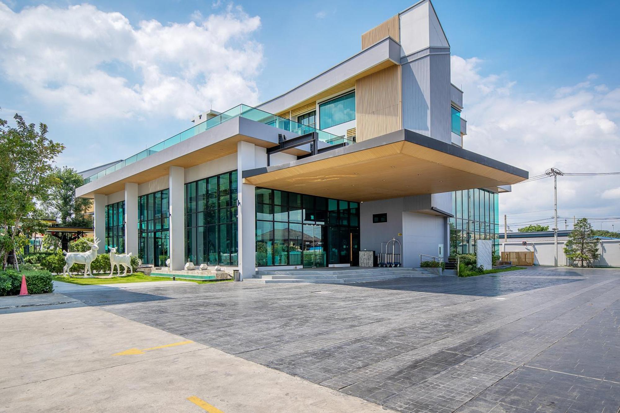Crystal Srivaree Suvarnabhumi Hotel Ban Khlong Bang Krathiam Eksteriør billede